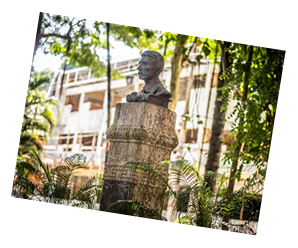 Busto de Euclides da cunha em praça na Cidade de Cantagalo RJ